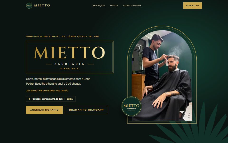 Site da Mietto Barbearia, com identidade verde-esmeralda e dourada